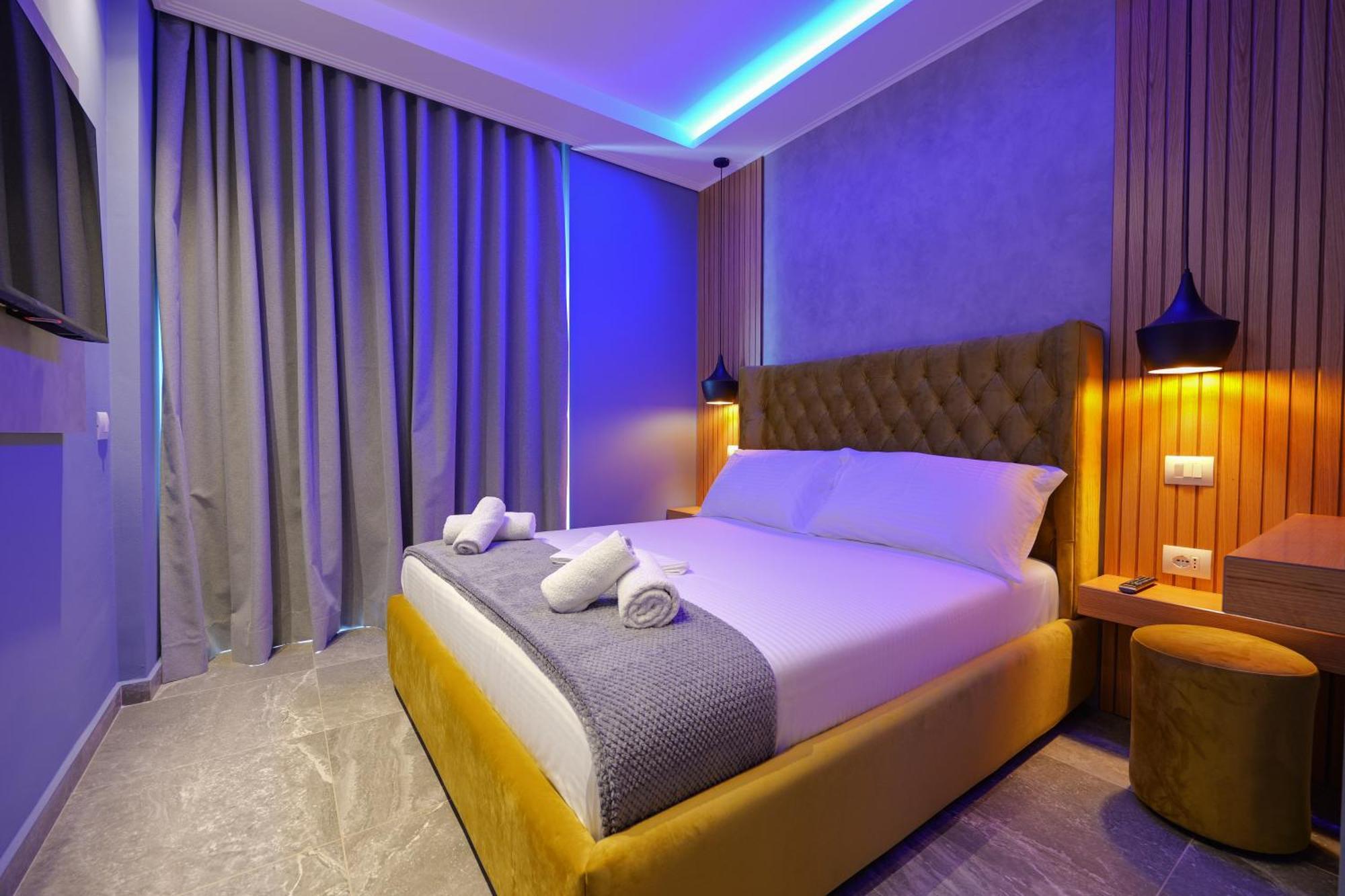 Piramida Hotell Ksamil